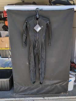 Lavacore fullsuit women's extra small. New with tags