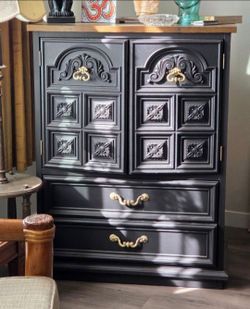 Cabinet w/2 drawers
