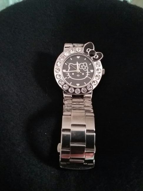 Adult Stainless Steel Swarovski Crystals HELLO KITTY Watch