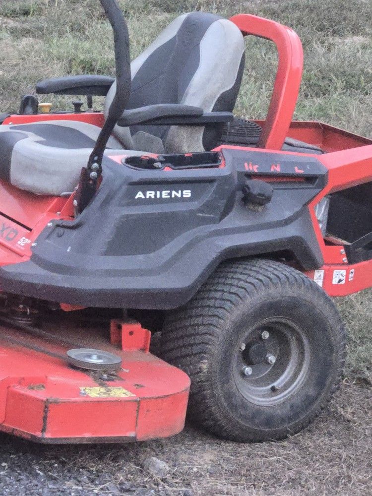 Ariens Ikon XD 52 Zero Turn Mower 
