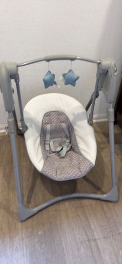 Graco Slim Spaces Compact Baby Swing