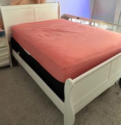 Full size sleigh bed