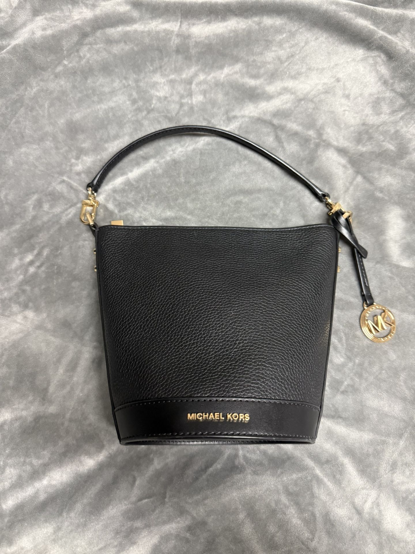 Michael Kors Bucket Bag