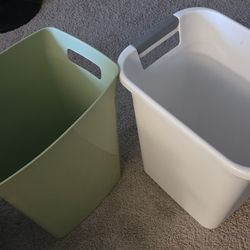 Trash Cans (2)
