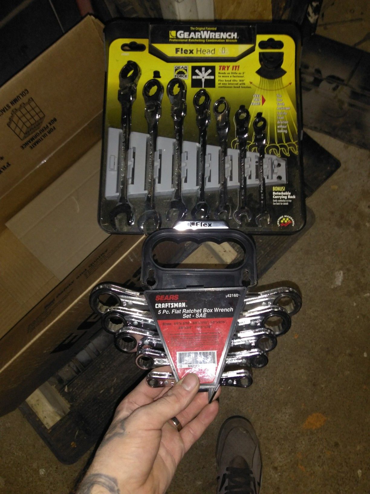 Flex head ratchet wrenches