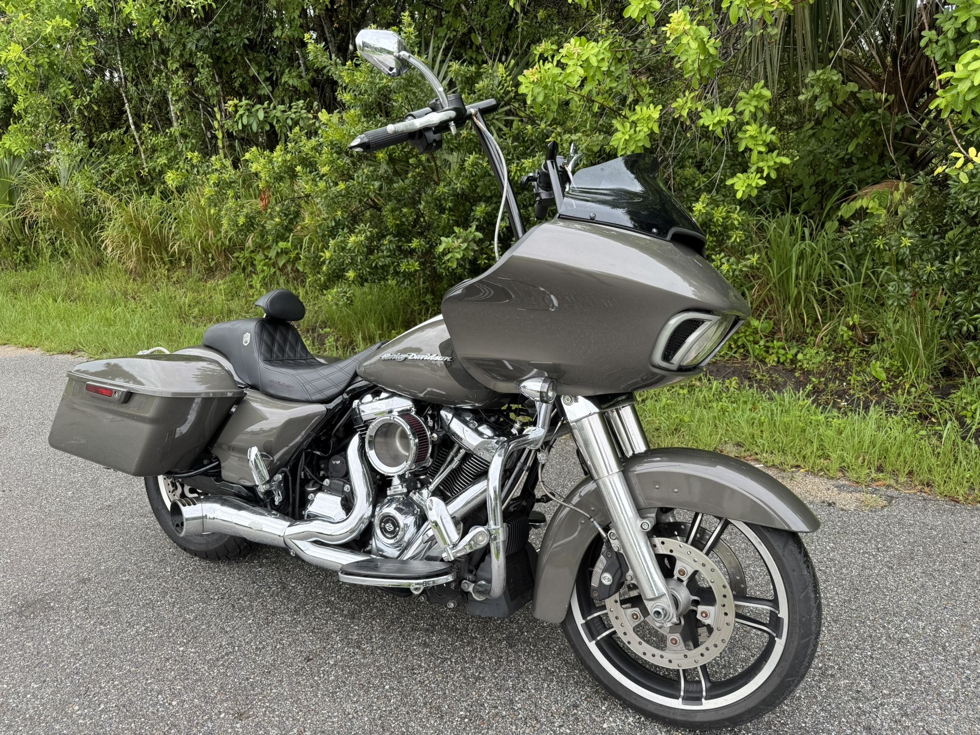 2019 Harley Davidson Road Glide special Only 11,000 miles