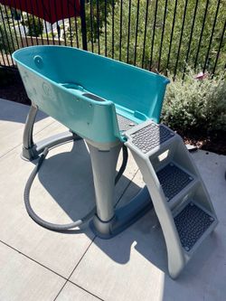 Booster Bath Elevated Dog Washing Station
