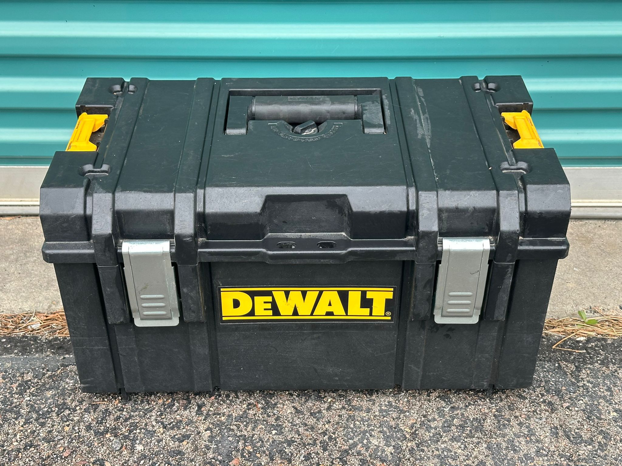 #1776 DeWalt Mechanics Tool Set with ToughSystem Tool Box