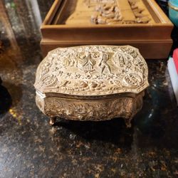 Vintage Trinket Box. Metal As Is
