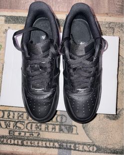 AUTHENTIC Men’s Nike Air Force 1 Low Triple Black Size 9.5