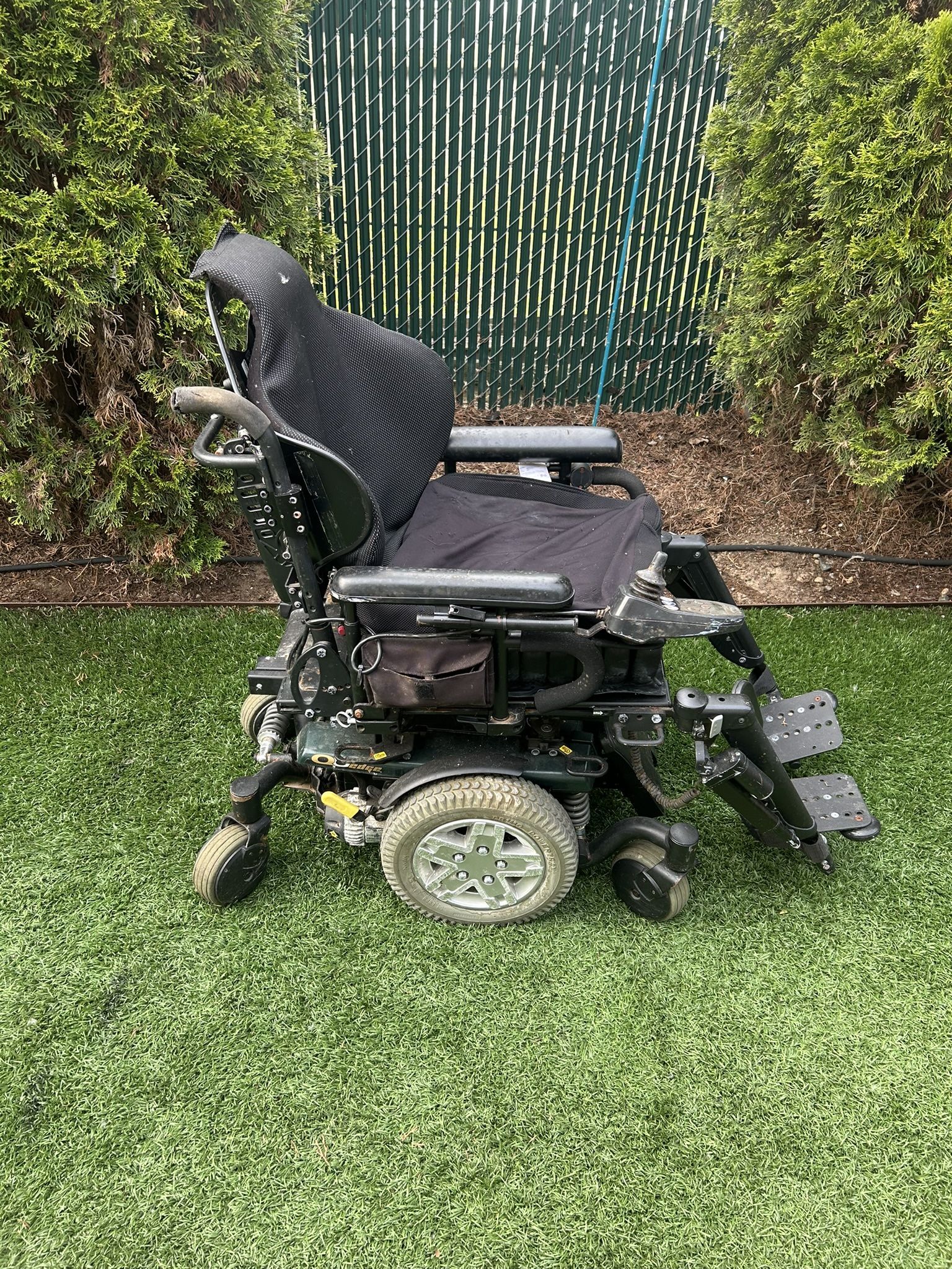 Q6 Edge Mobility Scooter Wheelchair