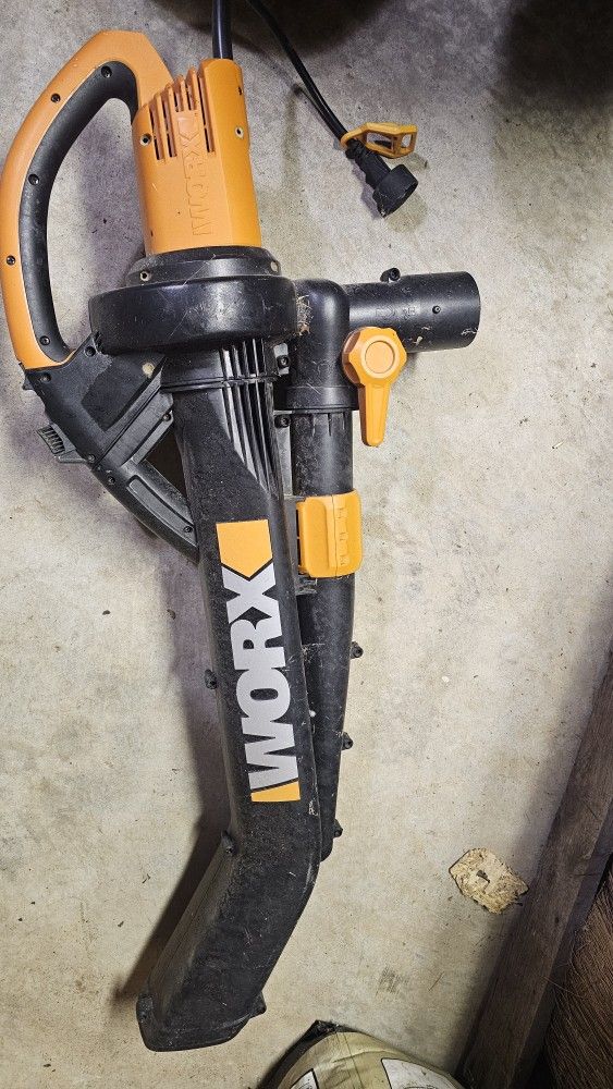 Worx Tri Vac Corded Leaf Blower, Vacuum. Mulcher.