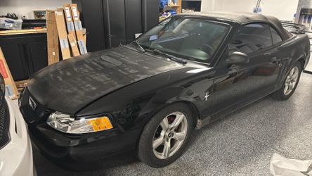 Part out or as is 2000 Roush V6 Manual Transmission
