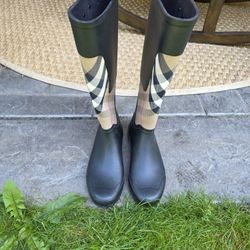 Rain Boots ( Burberry)