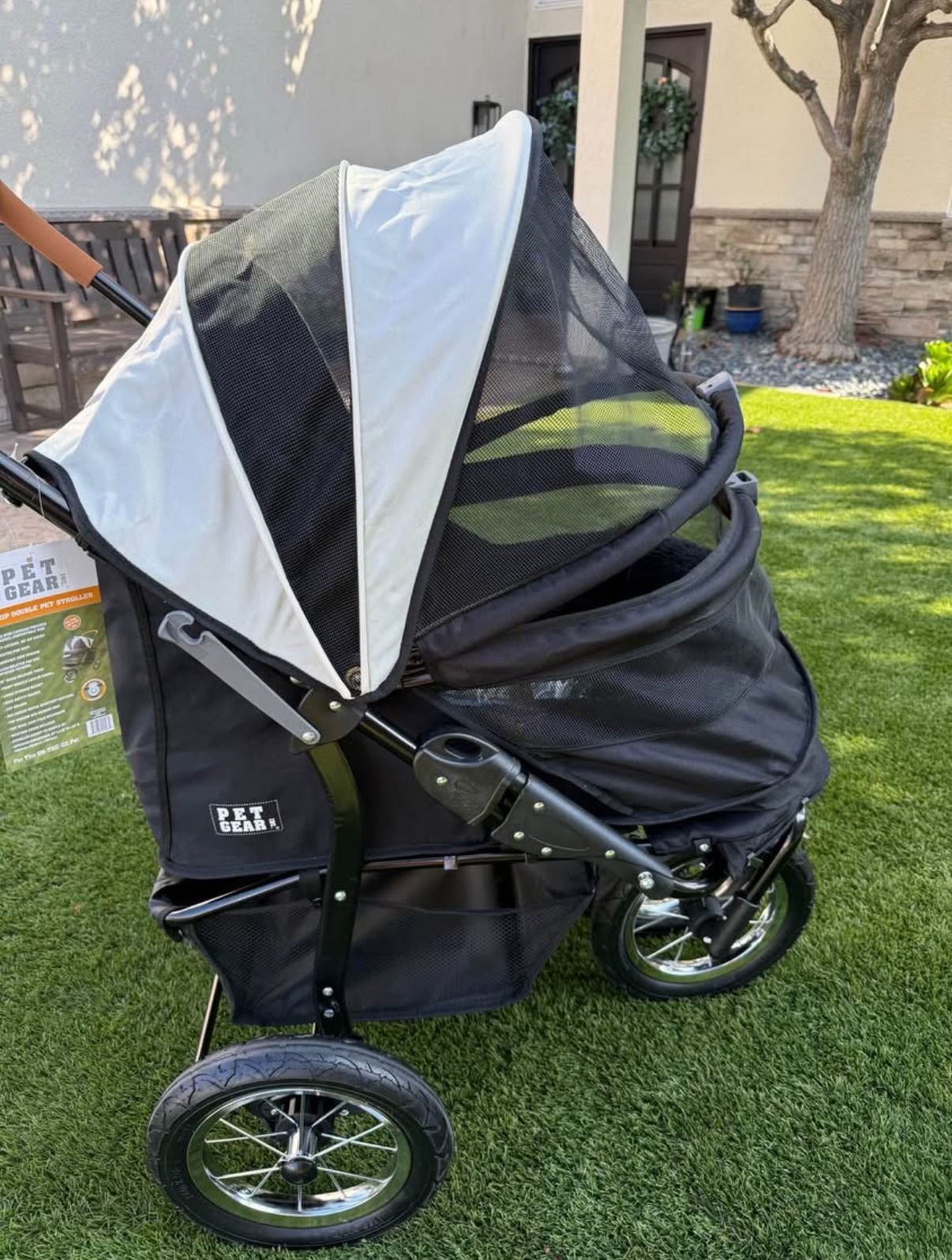 Petgear No Zip Double Stroller Like New
