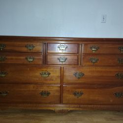 Long Dresser 