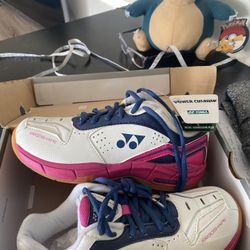 Yonex (Women’s Running Shoes)