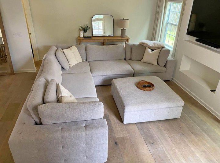 Beautiful, Lovely Gray 3PC Thomasville Sectional Couch With Matching Ottoman, Can Do Delivery 