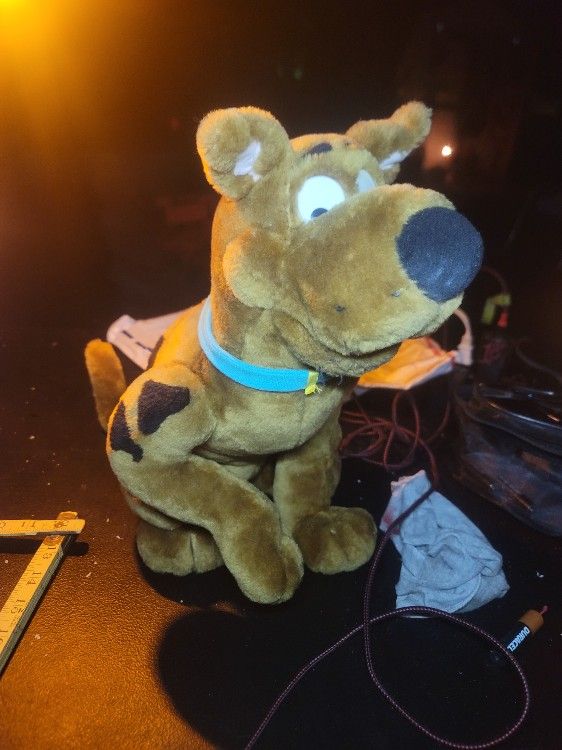 Cartoon Network Scooby-Doo 15" Plush Electric Stuffed Toy Talking Vibrating 2001