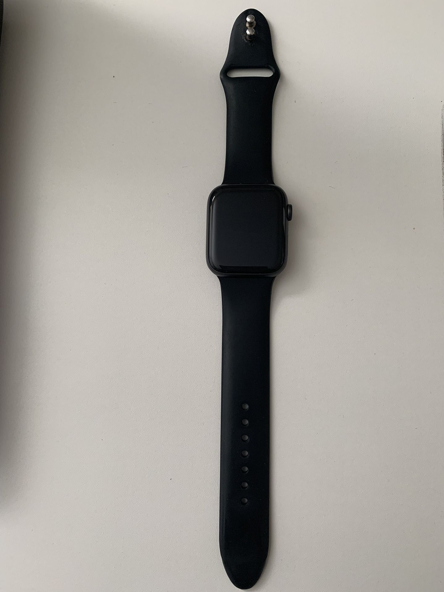 *FOR SALE* Apple Watch Series 5
