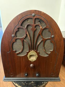 1929 Philco Model 20 Cathedral Tube Radio – Original Vintage Wood – Rare Collectible