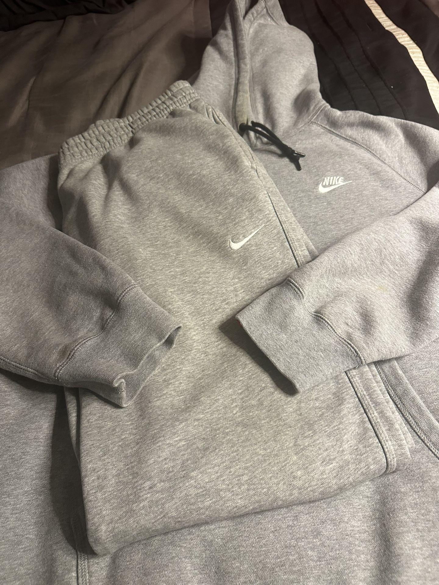 Nike Men's Gray Pullover Hoodie And Sweatpants Set Size 2XL