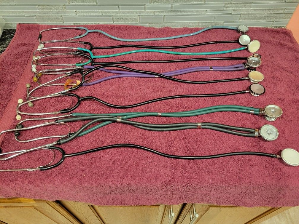 10 Various Stethoscopes 