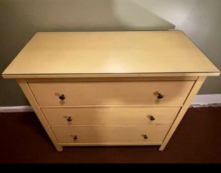 Yellow IKEA Hemnes - free delivery