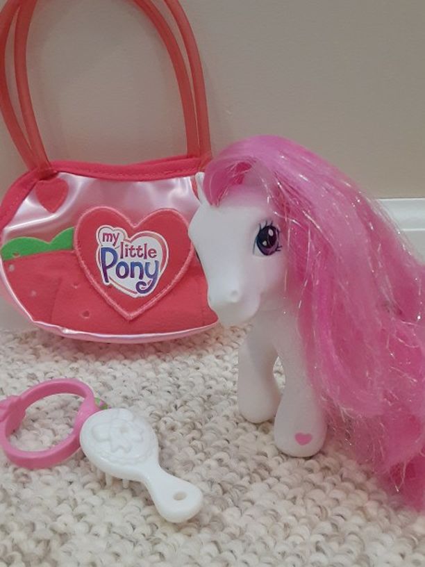 My Little Pony Let's Go Strawberry Swirl