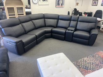 New Power Reclining Sectional. Black Leather Match. 93x105x41H. Free Delivery!