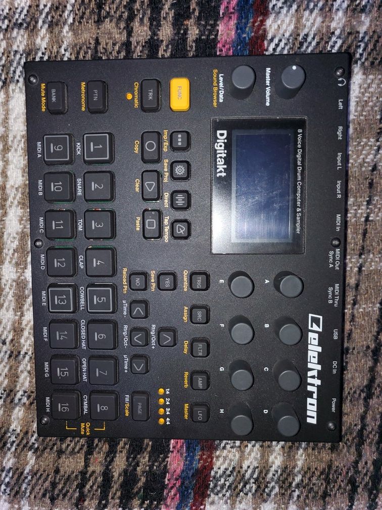 Elektron Digitakt 8voice drum computer