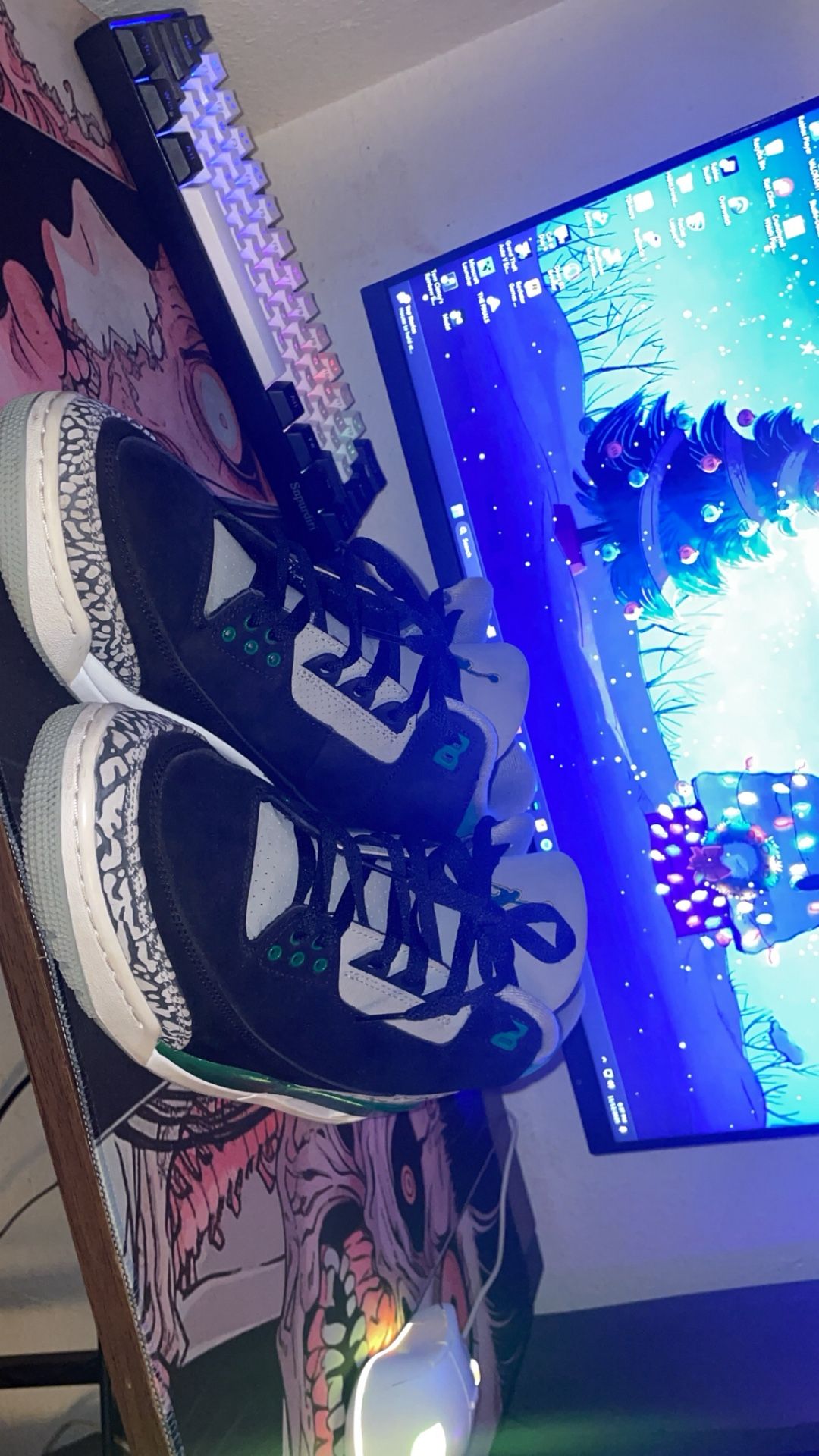 Jordan 4 Retro Pine Green