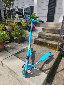 Blue Y Fliker Scooter