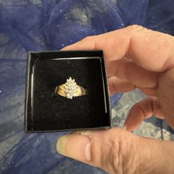 10 Karat yellow gold, genuine, diamond cluster 1/4 carat
