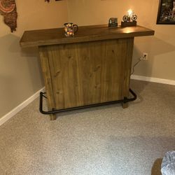 Mininar Rustic Style W/ Foot rail 