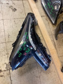 2019-23 Cadillac Xt4 left headlight