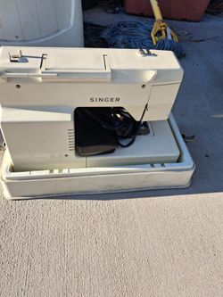 Vintage singer Merritt sewing machine
