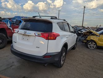 Toyota RAV4 XLE White SUV