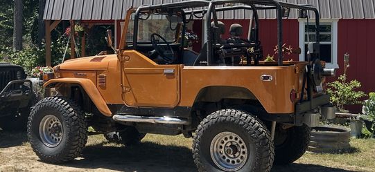 FJ40 V8 auto trans arb lockers 4 wheel disk