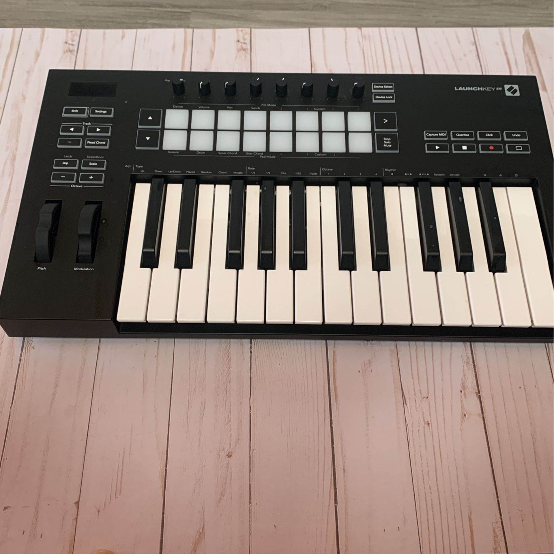 Novation Launchkey 25
