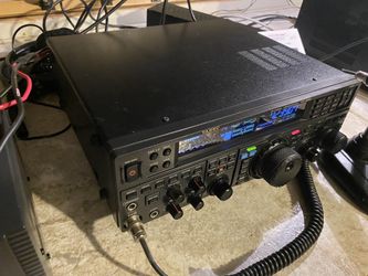 Yaesu Ft-950 With DSP Like New With Yaesu MD-100 Desk