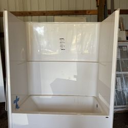 Maxx Tub/Shower Combo