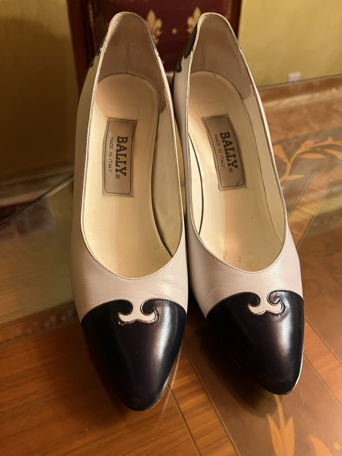 Bally Made In Italy 7.5 Used Has Original Box