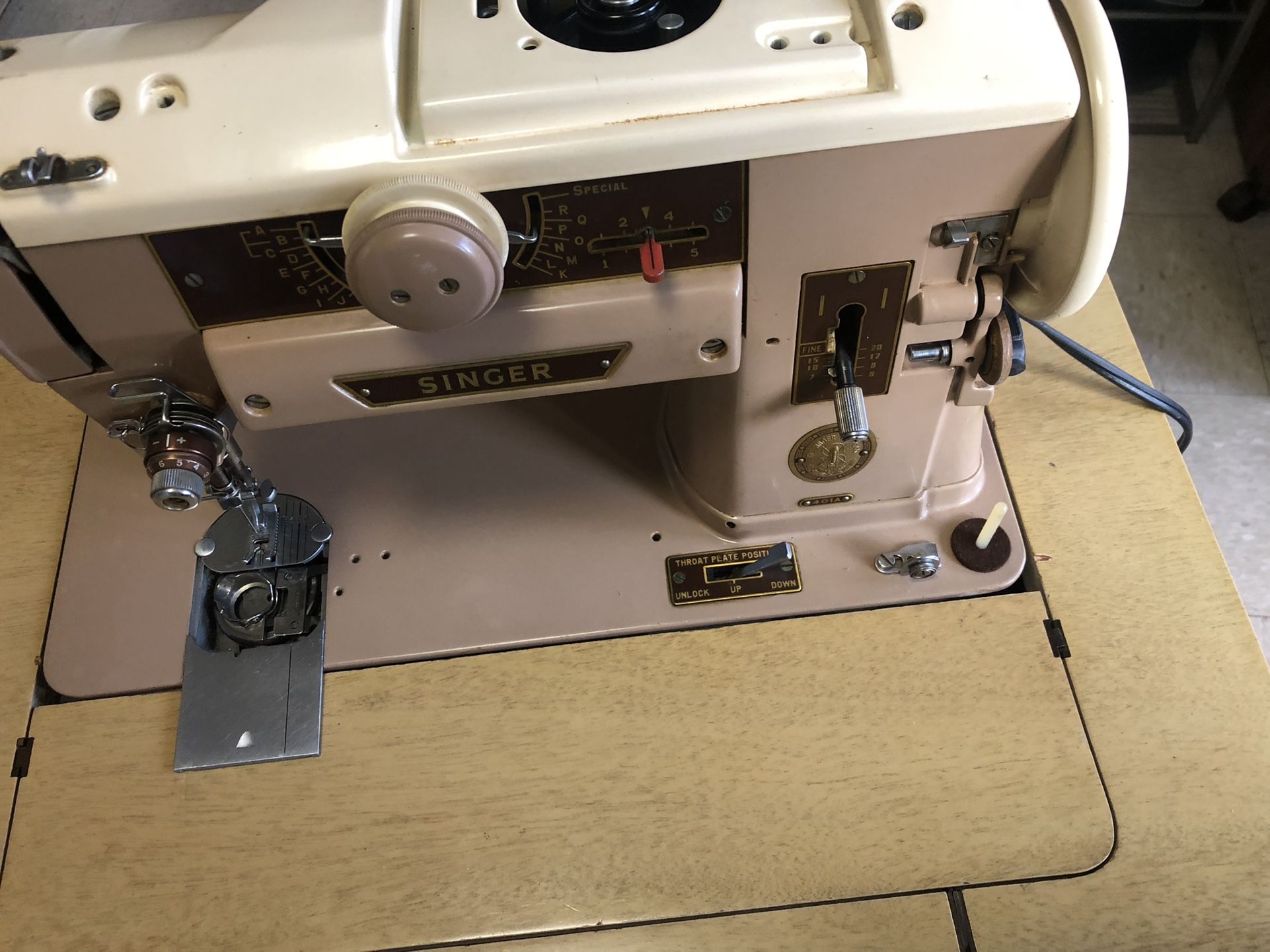 Home Sewing Machine With Chair