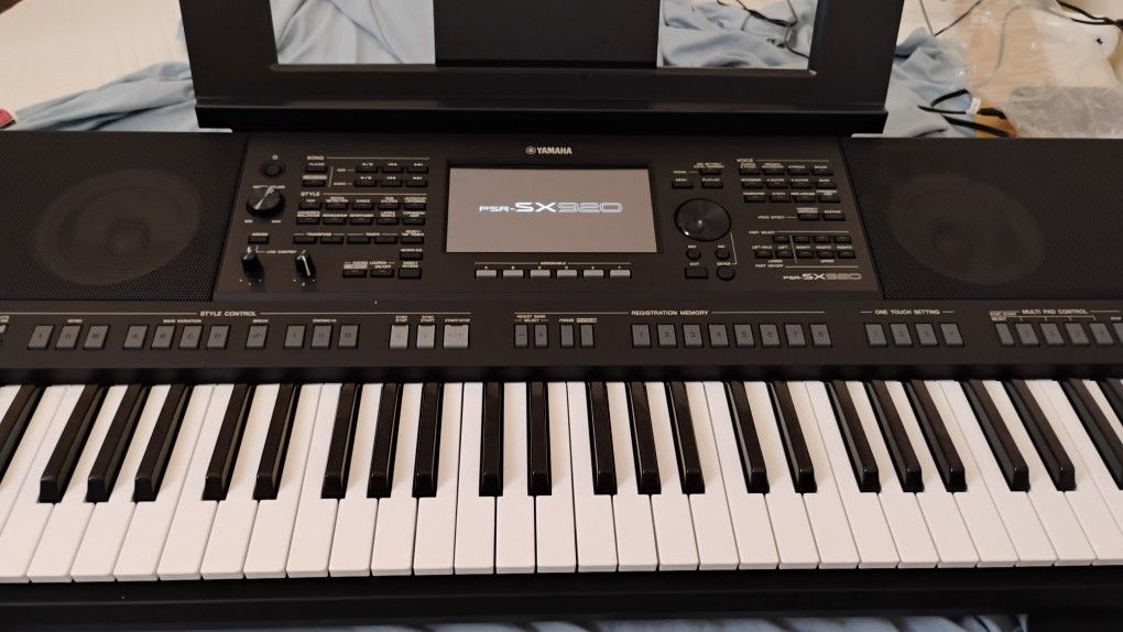 Yamaha PSR SX920