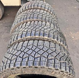 305/70/18 Goodyear vendo un set de llantas usadas excelente condiciones de vida las 4 ✅🤩I am selling a set of used tires, all 4 in excellent living c