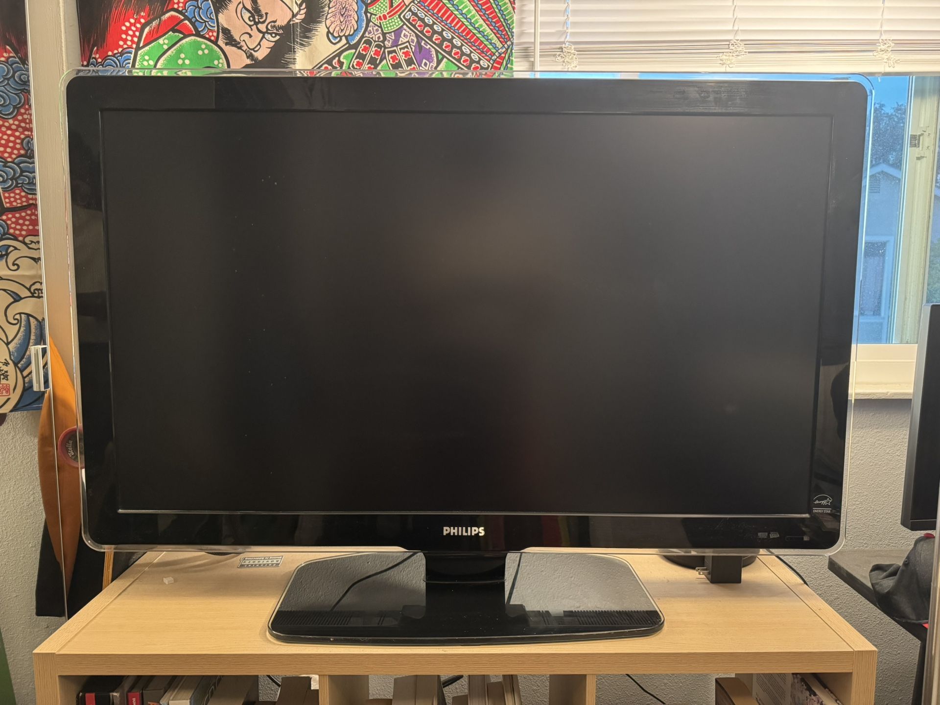 PHILLIPS Widescreen 47in LCD TV