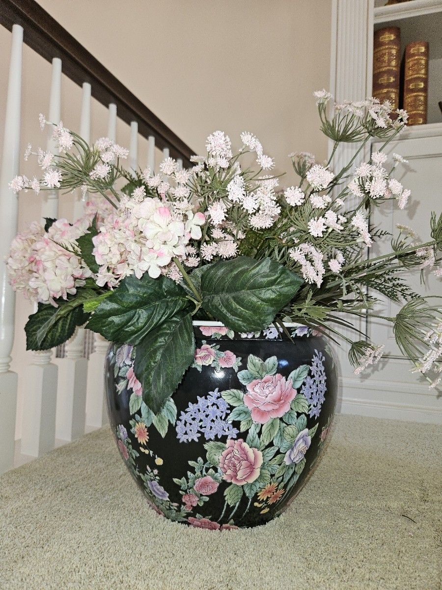 Decorative Porcelain Pot With Flowers