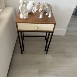 Side/accentTable
