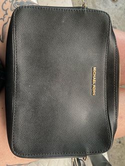 Micheal kors crossbody hand bag
